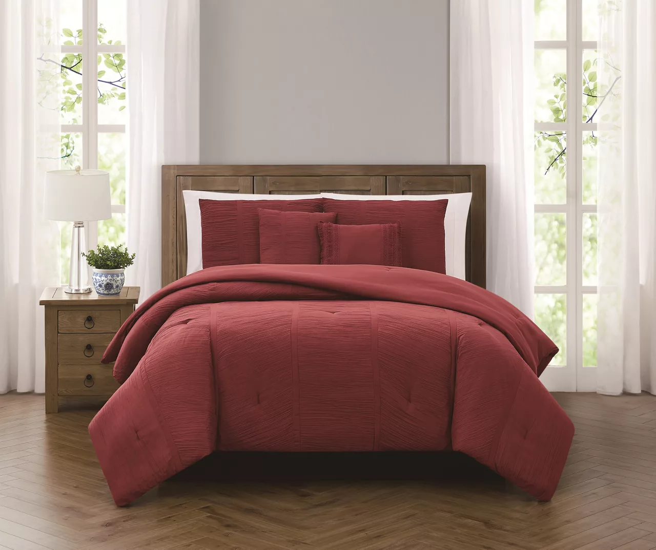 Broyhill Deep Red Crinkle 5-Piece Comforter Set 4 Broyhill Deep Red Crinkle 5-Piece Comforter Set - Image 2