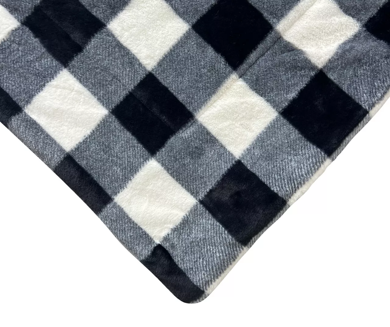 Black & White Buffalo Check Faux Fur King Comforter 6 Black & White Buffalo Check Faux Fur King Comforter - Image 4
